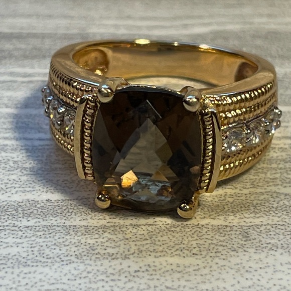 Jewelry - Gold tone 925 Ring with Square Smoky quartz stone size 8.